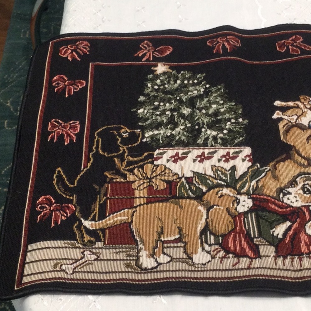 Table Runner Christmas Puppies​